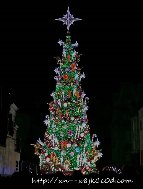 ユニバ夜のクリスマスツリー